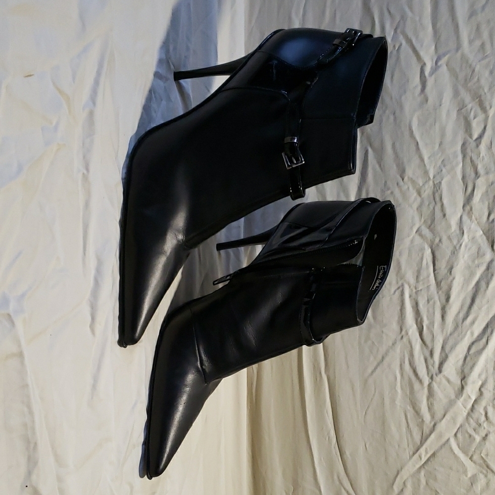 Black Heeled Boots for Chic Style- *SB1002*